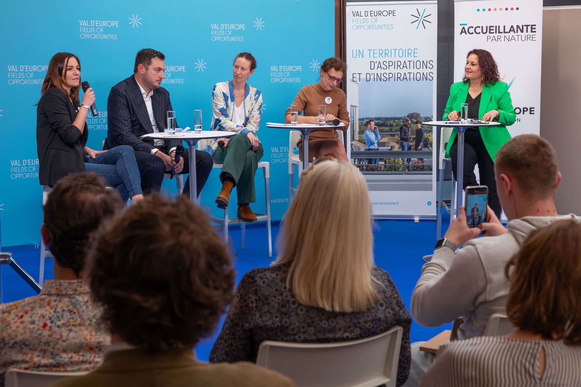 tables rondes salon place à l'emploi