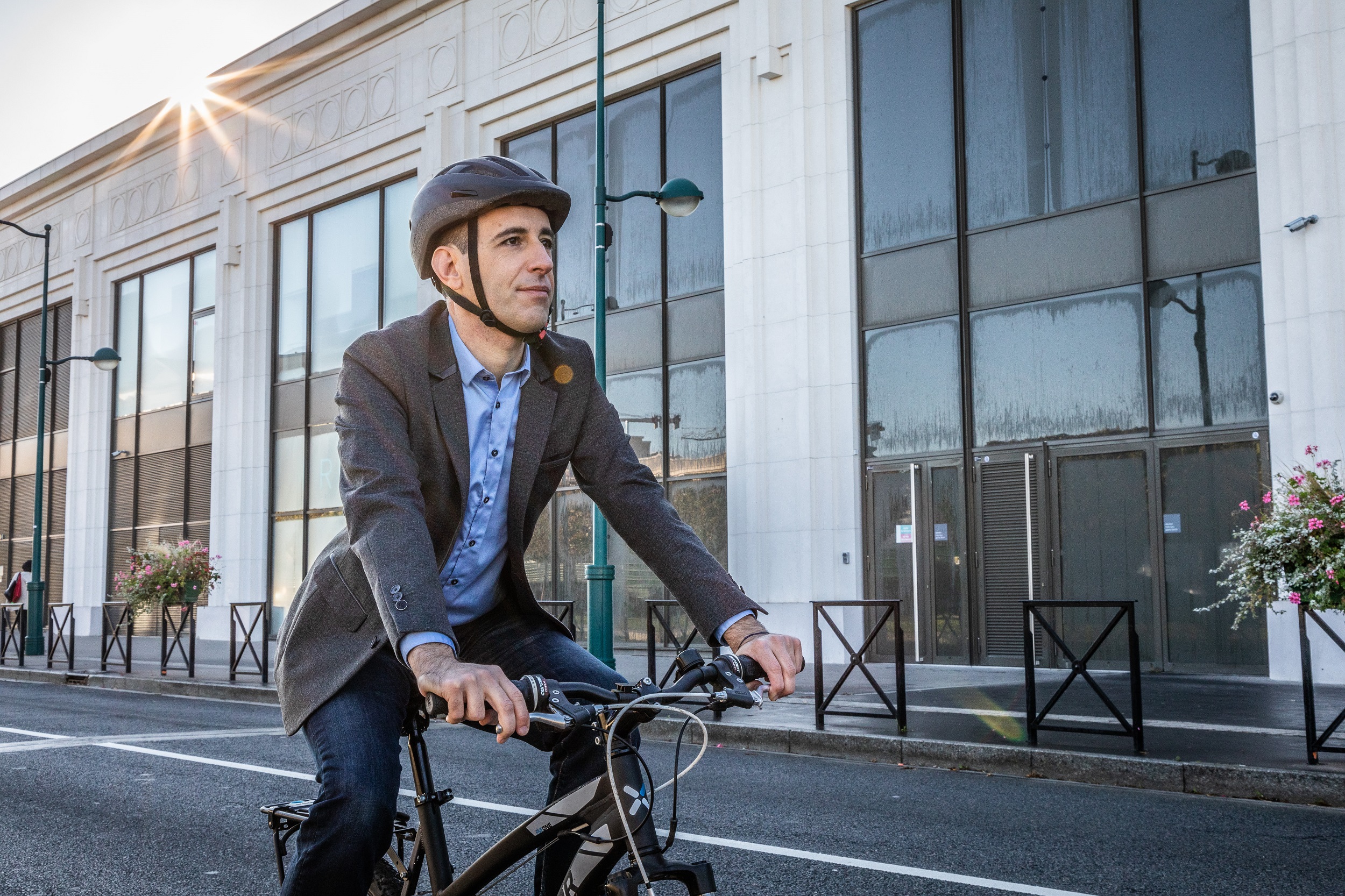 Homme à vélo