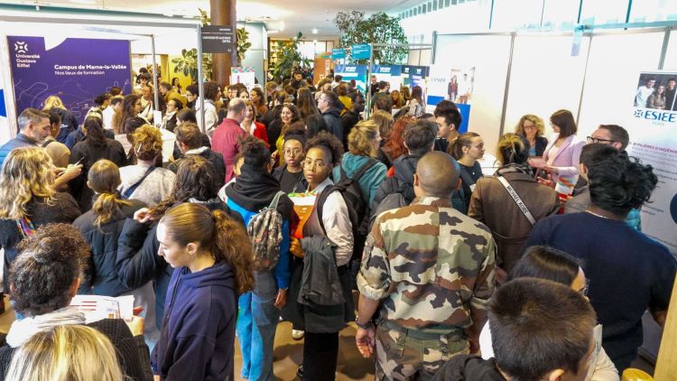 Salon de l'étudiant à Chessy 009 - © Luc Labadie (1).jpg